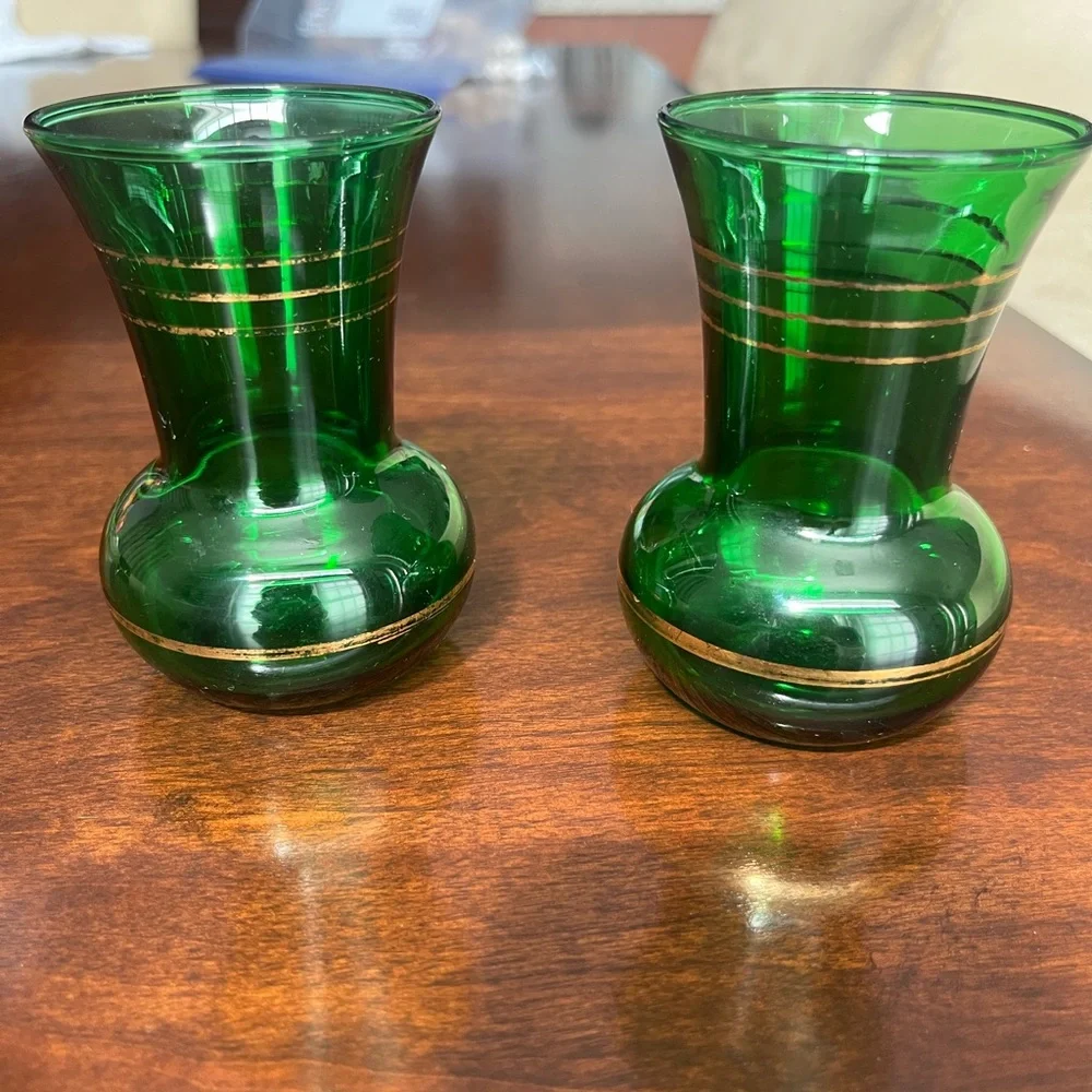 Set of 2 1950s flared bud vase green glass by Anchor Hocking with metallic gold
